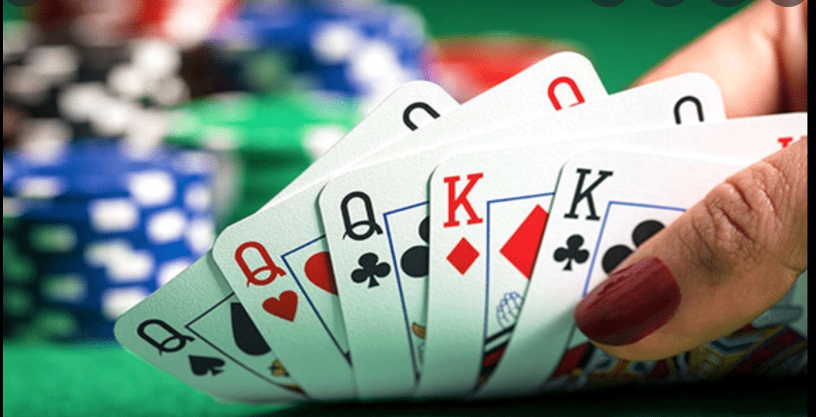 Miêu tả các hành động diễn ra trong tựa game Poker?